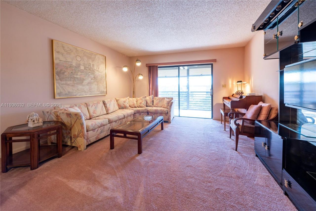 4970 E Sabal Palm Blvd, Unit 405, Tamarac, FL 33319 Photo