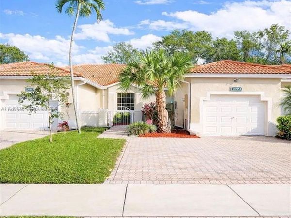 2650 E Aragon Blvd, Unit 2, Sunrise, FL 33313