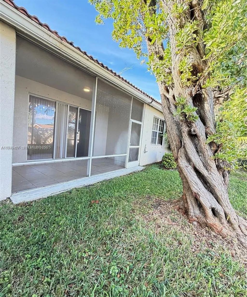 2650 E Aragon Blvd, Unit 2, Sunrise, FL 33313 Photo