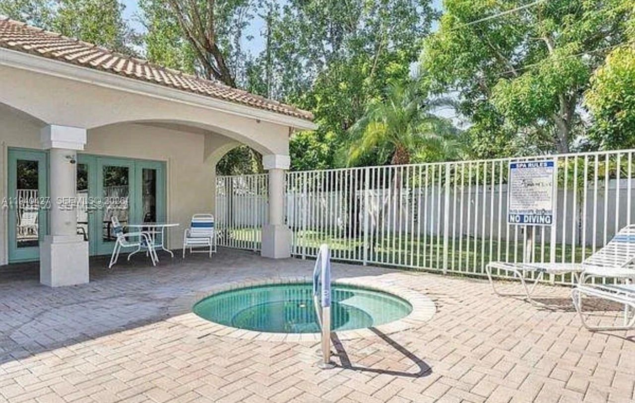 2650 E Aragon Blvd, Unit 2, Sunrise, FL 33313 Photo