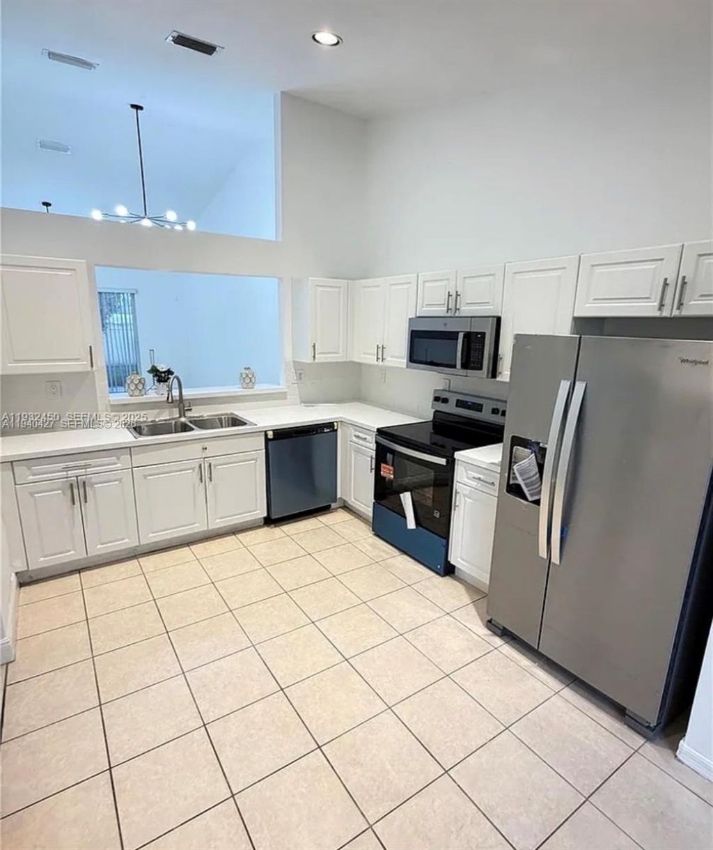 2650 E Aragon Blvd, Unit 2, Sunrise, FL 33313 Photo