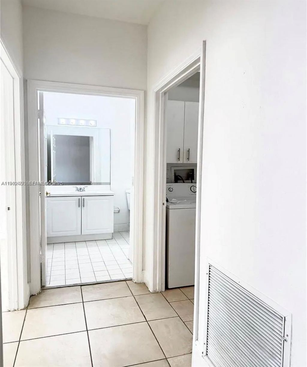 2650 E Aragon Blvd, Unit 2, Sunrise, FL 33313 Photo