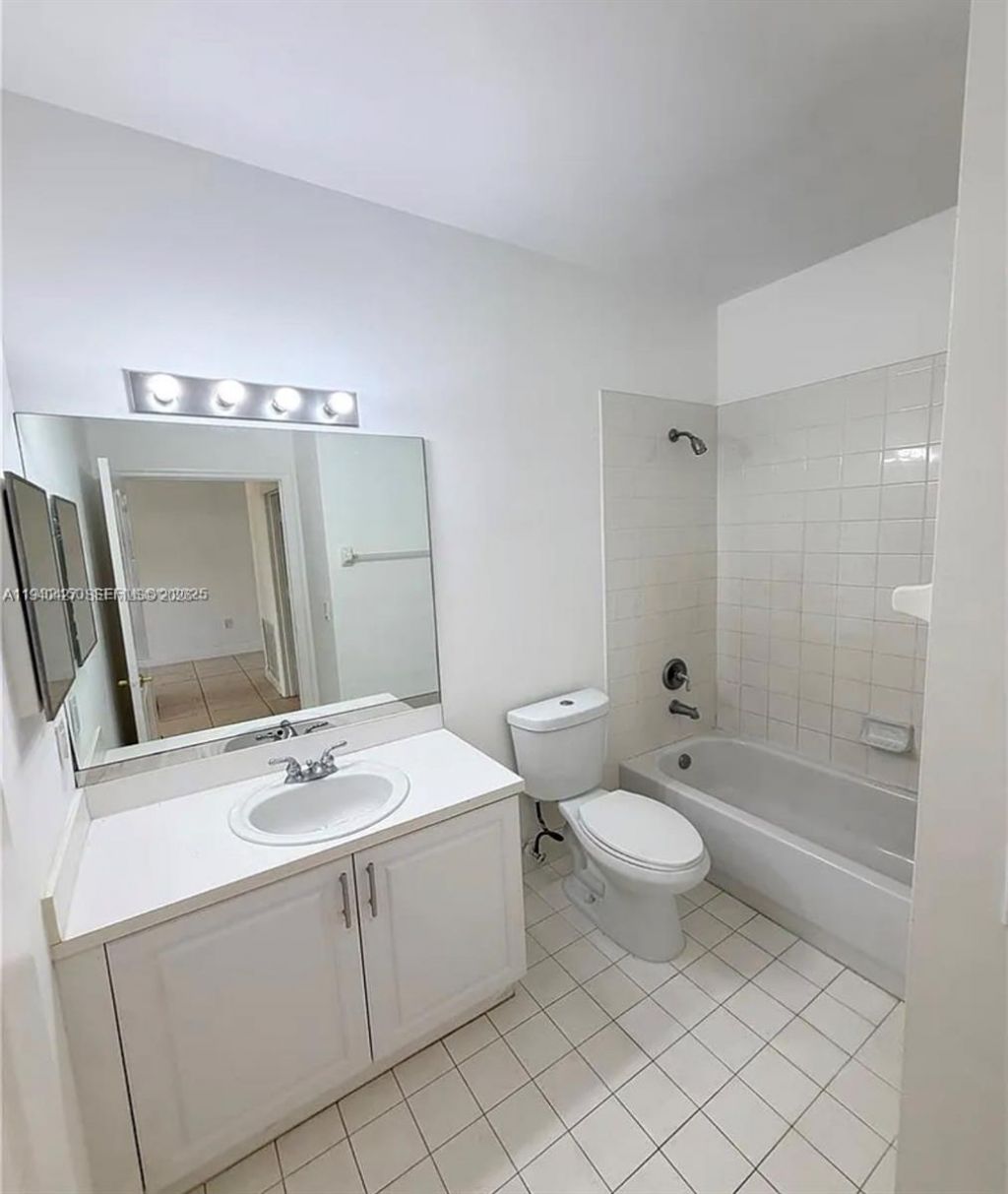 2650 E Aragon Blvd, Unit 2, Sunrise, FL 33313 Photo