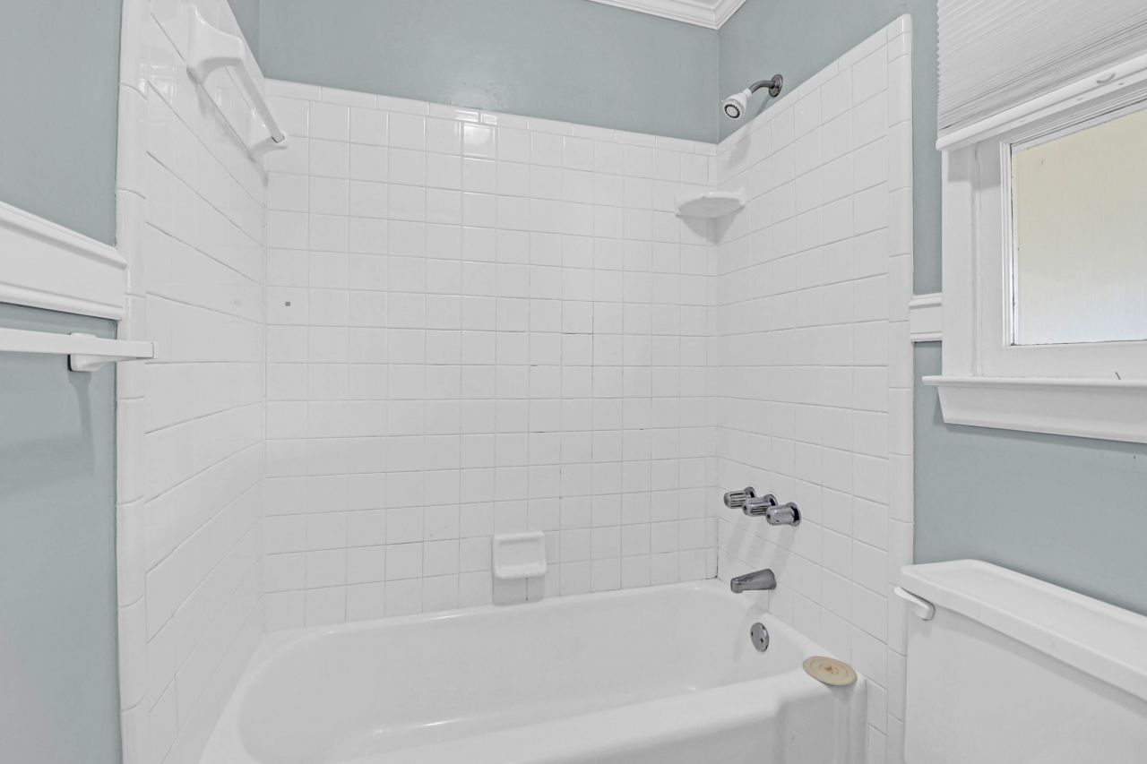 102 Candlelite Path Photo 15