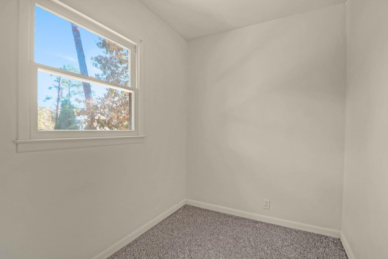 102 Candlelite Path Photo 18