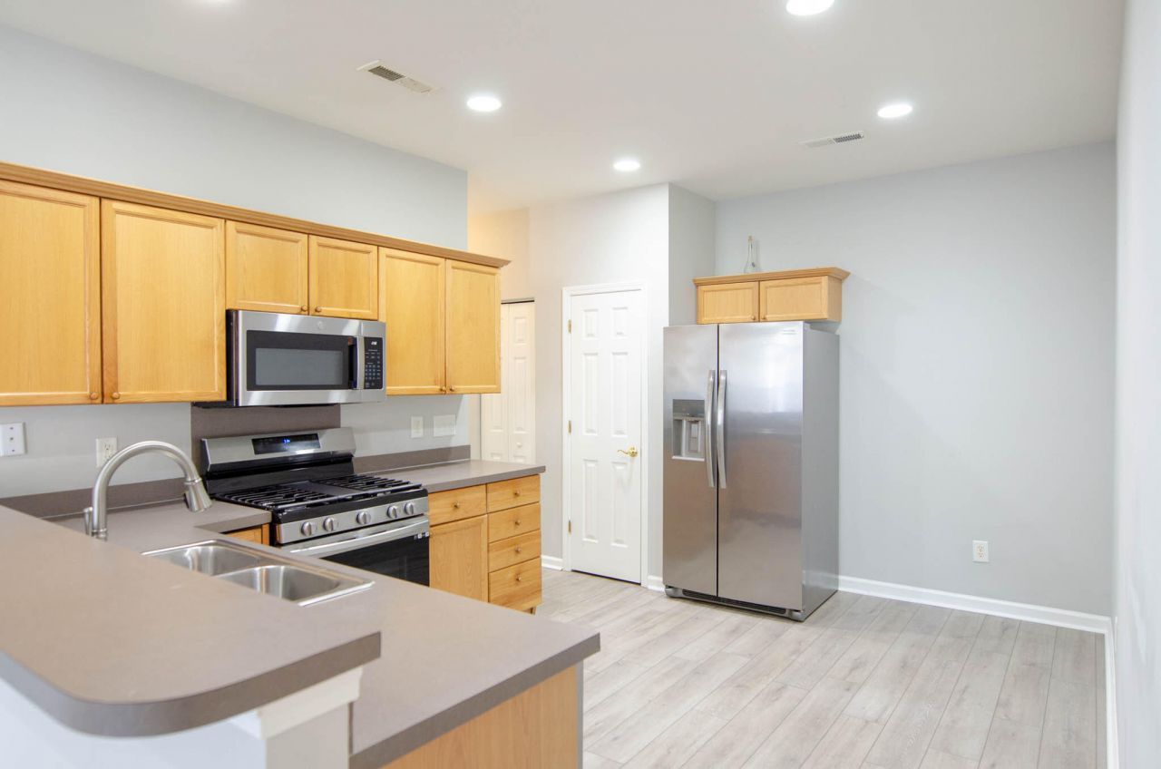 8800 Dorchester Road Photo 17