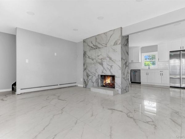 17 Windmill Lane, Levittown, NY 11756