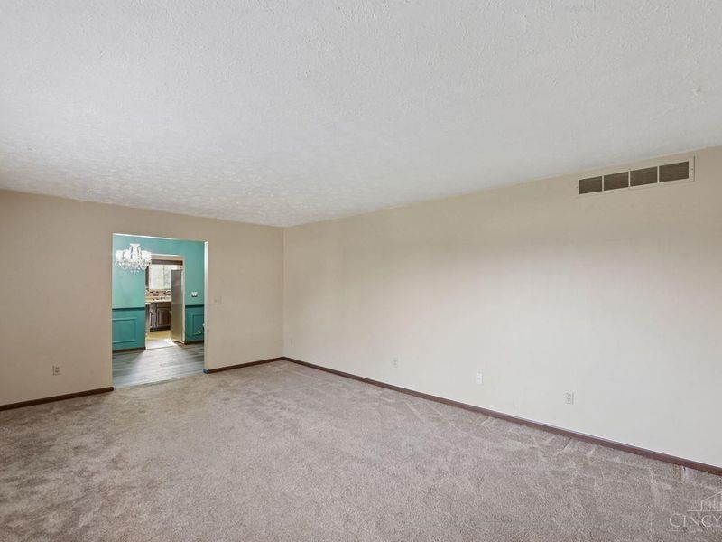 1600 Woodhall Court, Middletown, OH 45042 Photo 8