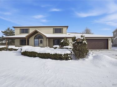 203 Siebert Road, Lancaster, NY 14086