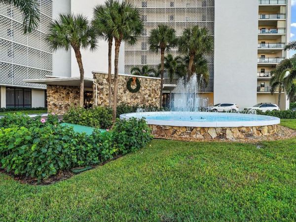 336 Golfview Road, Unit 719, North Palm Beach, FL 33408