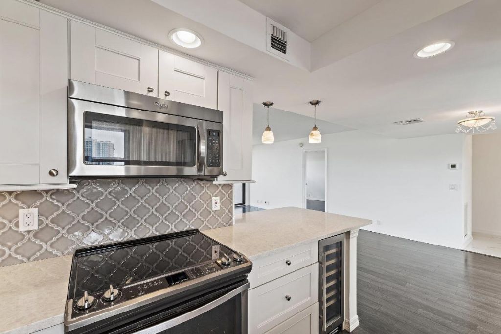 336 Golfview Road, Unit 719, North Palm Beach, FL 33408 Photo