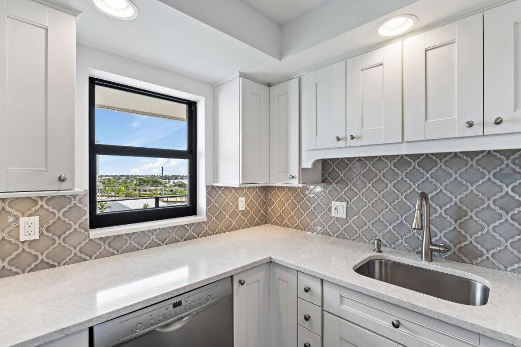 336 Golfview Road, Unit 719, North Palm Beach, FL 33408 Photo