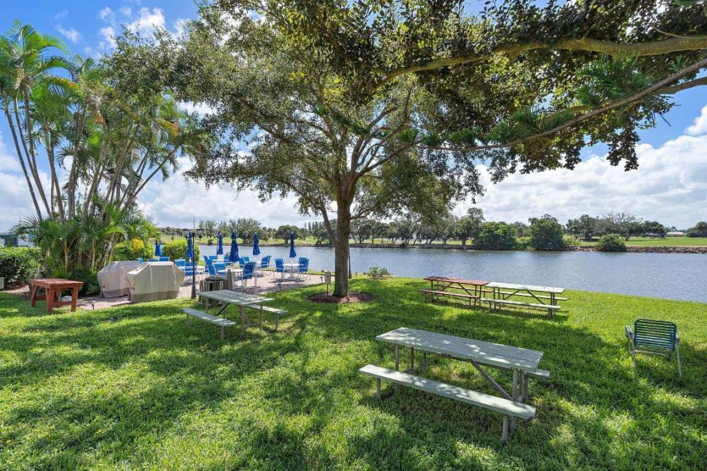 336 Golfview Road, Unit 719, North Palm Beach, FL 33408 Photo