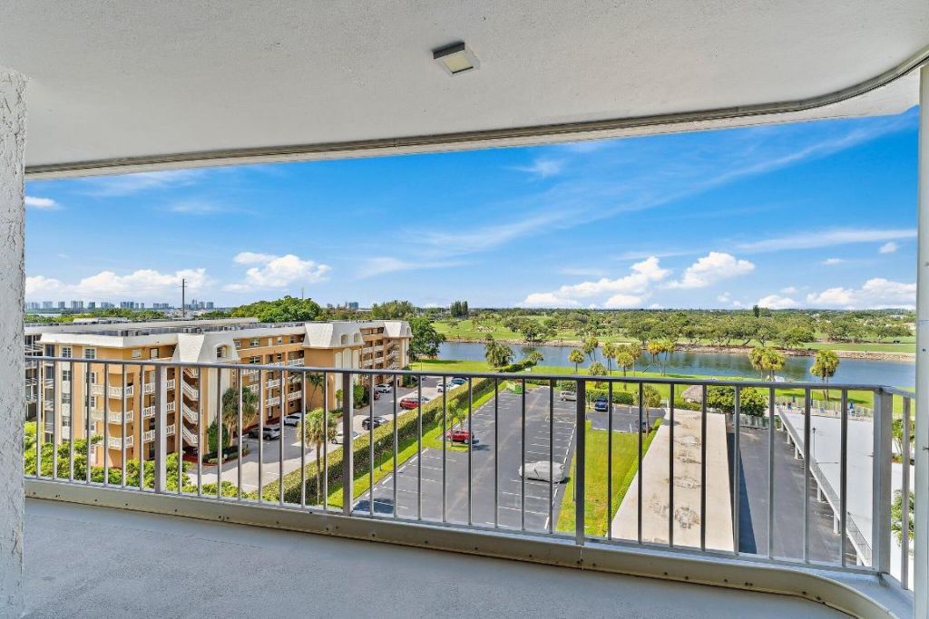 336 Golfview Road, Unit 719, North Palm Beach, FL 33408 Photo