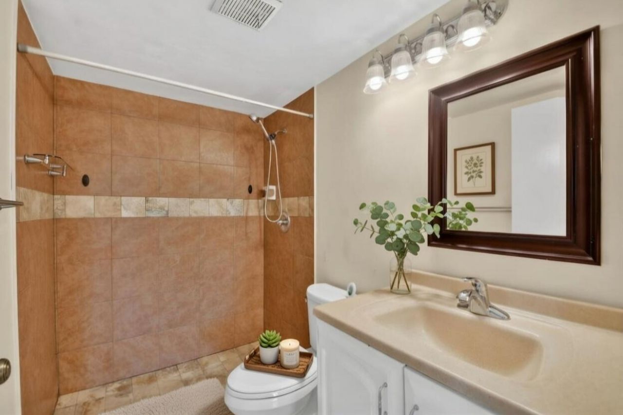 1013 Green Pine Boulevard, Unit G1, West Palm Beach, FL 33409 Photo