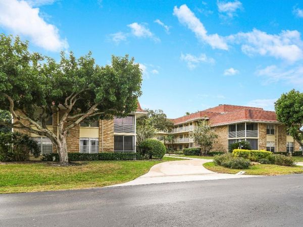 5510 Tamberlane Circle, Unit 143, Palm Beach Gardens, FL 33418