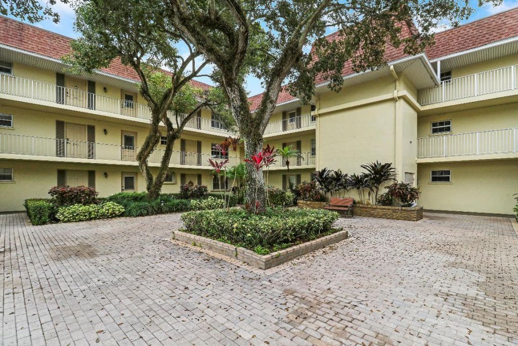 5510 Tamberlane Circle, Unit 143, Palm Beach Gardens, FL 33418 Photo