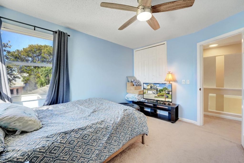 2008 Normandy Circle, West Palm Beach, FL 33409 Photo