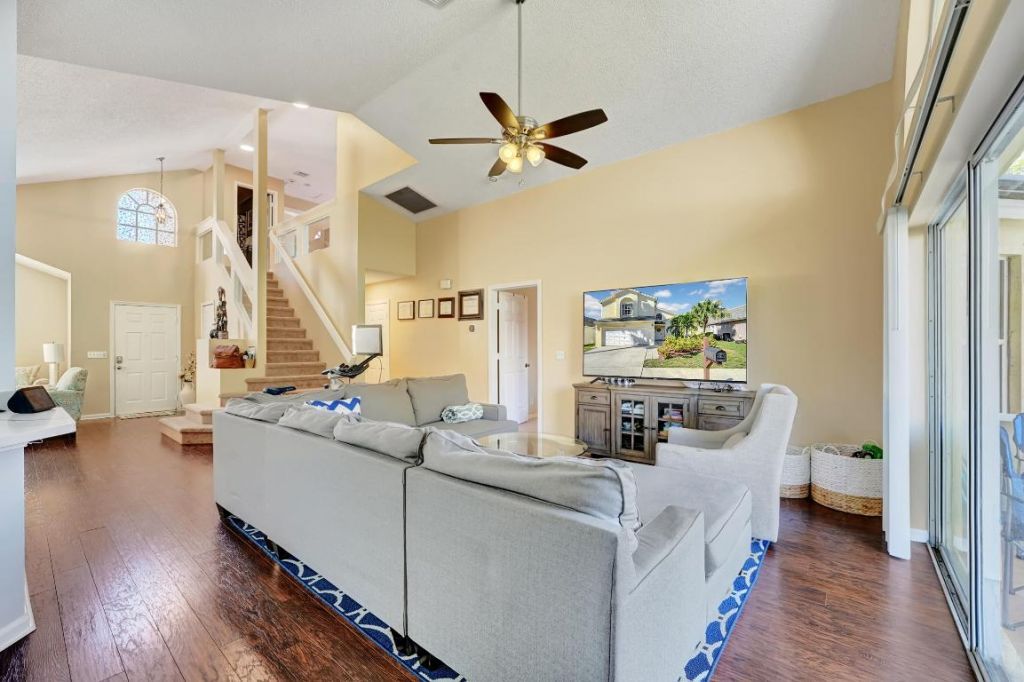 2008 Normandy Circle, West Palm Beach, FL 33409 Photo