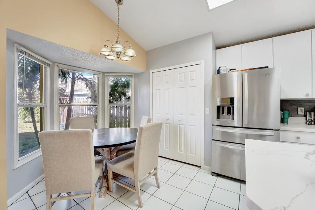 2008 Normandy Circle, West Palm Beach, FL 33409 Photo