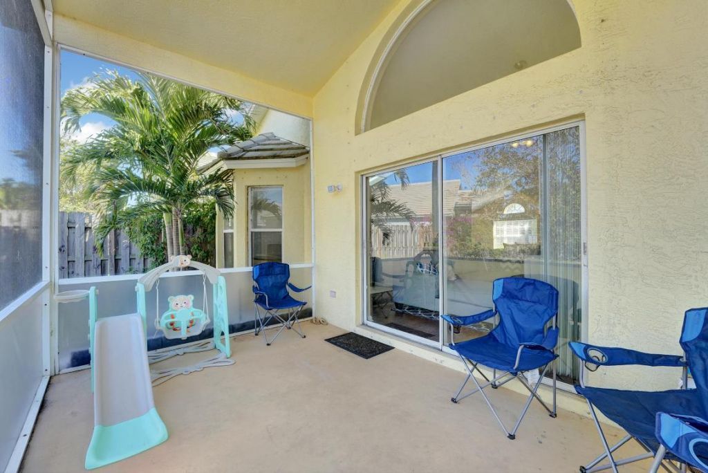 2008 Normandy Circle, West Palm Beach, FL 33409 Photo