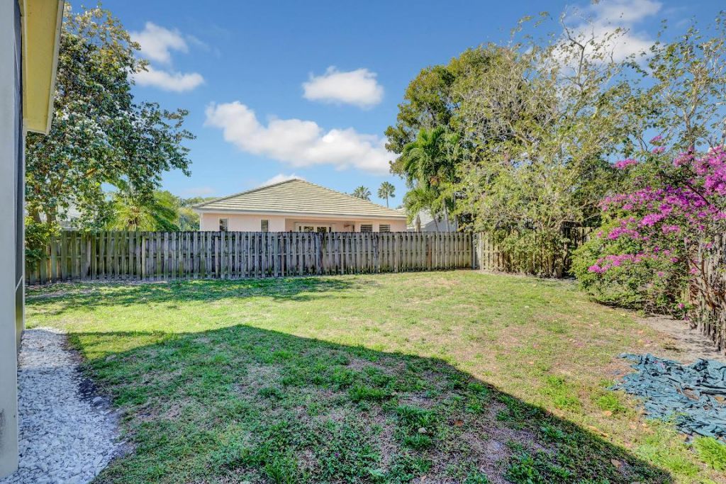 2008 Normandy Circle, West Palm Beach, FL 33409 Photo