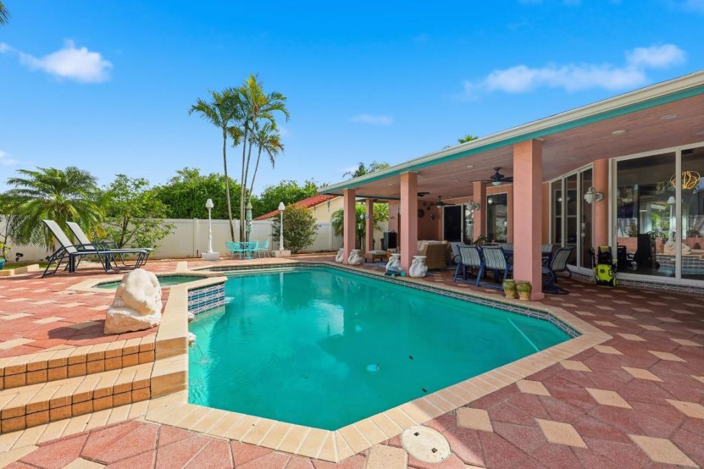 1685 SW 17th Street, Boca Raton, FL 33486 Photo