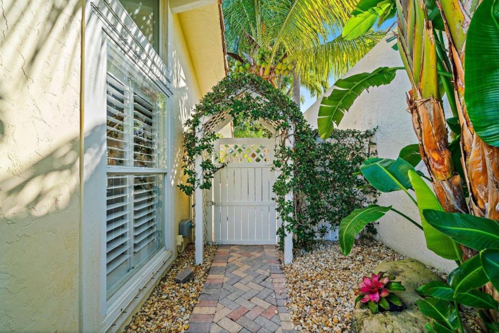 110 E Spearfish Lane, Jupiter, FL 33477 Photo