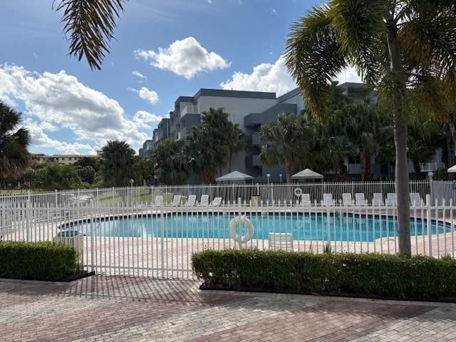 9359 Fontainebleau Boulevard, Unit F401, Miami, FL 33172 Photo