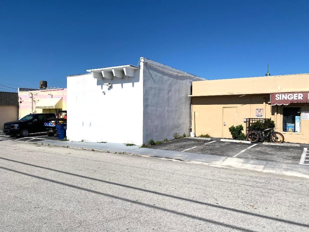 1237 E Blue Heron Boulevard, Singer Island, FL 33404 Photo