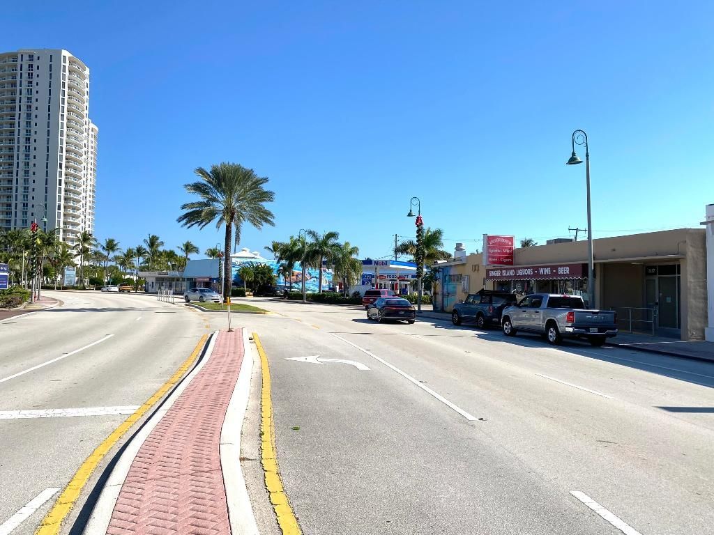 1237 E Blue Heron Boulevard, Singer Island, FL 33404 Photo