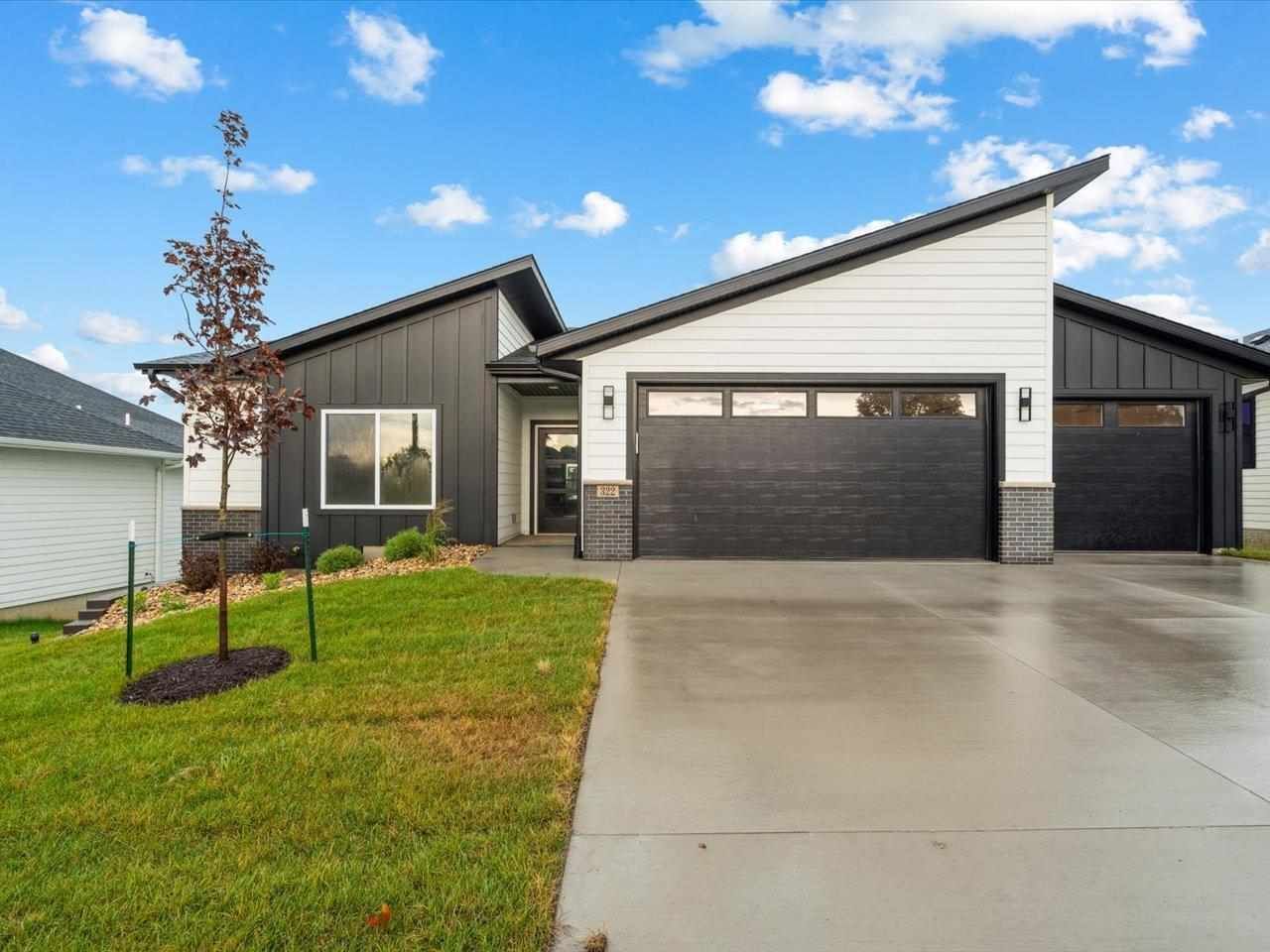 322 Sierra Trce, Coralville, IA 52241 Main Photo