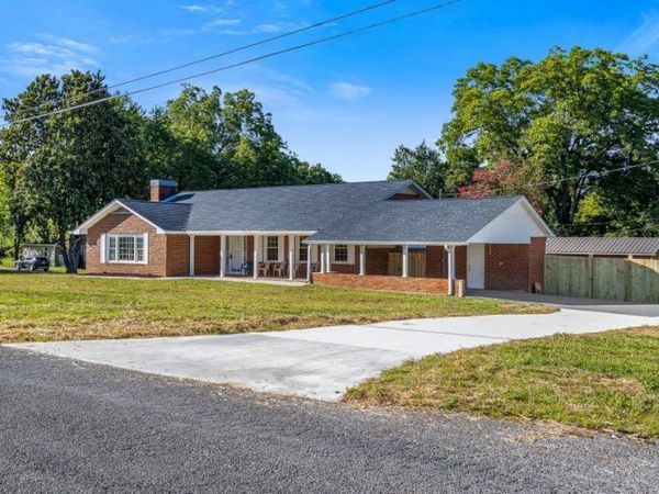 1100 Washington Avenue, Etowah, TN 37331