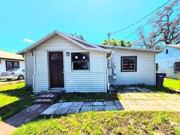 3505 E SHADOWLAWN AVENUE, TAMPA, FL 33610