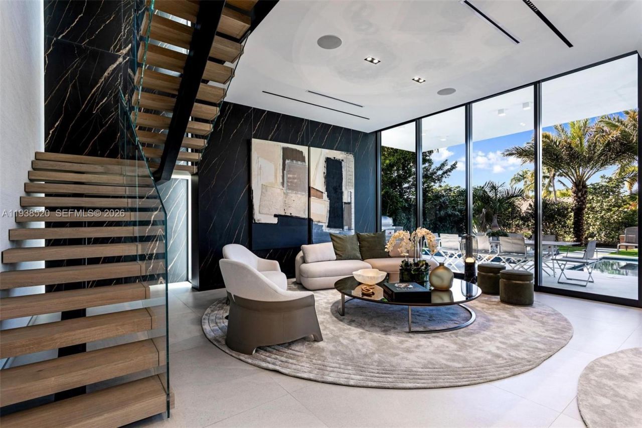 13000 N Bayshore Dr, North Miami, FL 33181 Photo