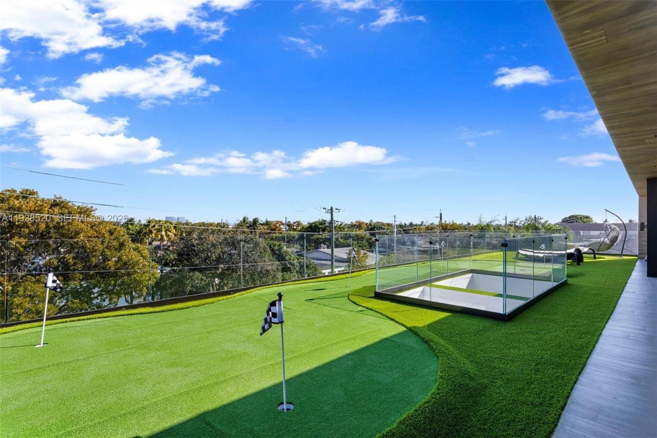 13000 N Bayshore Dr, North Miami, FL 33181 Photo