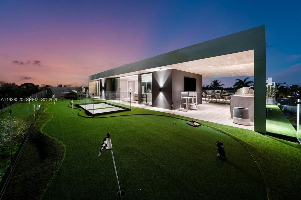 13000 N Bayshore Dr, North Miami, FL 33181 Photo