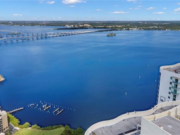 3000 Oasis Grand BLVD, Unit MPH6, FORT MYERS, FL 33916