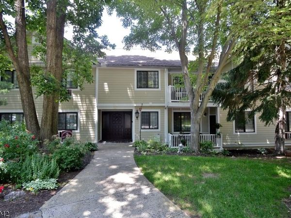 15 Foxwood Dr, Unit E, Morris Plains, NJ 07950