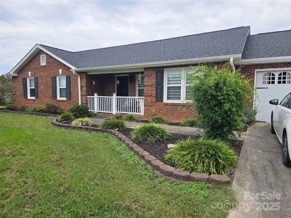 5202 Robin Lane, Randleman, NC 27317