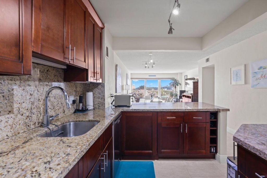 1021 Hillsboro Mile, Unit 504, Hillsboro Beach, FL 33062 Photo