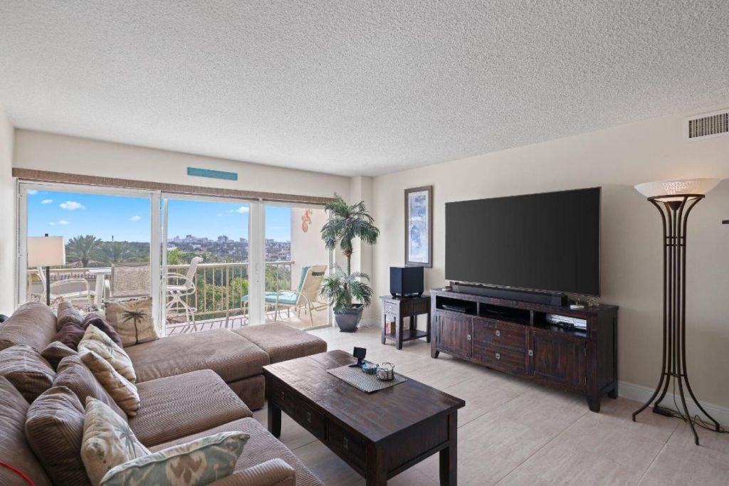 1021 Hillsboro Mile, Unit 504, Hillsboro Beach, FL 33062 Photo