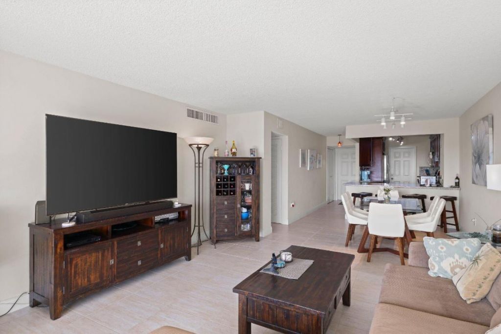1021 Hillsboro Mile, Unit 504, Hillsboro Beach, FL 33062 Photo