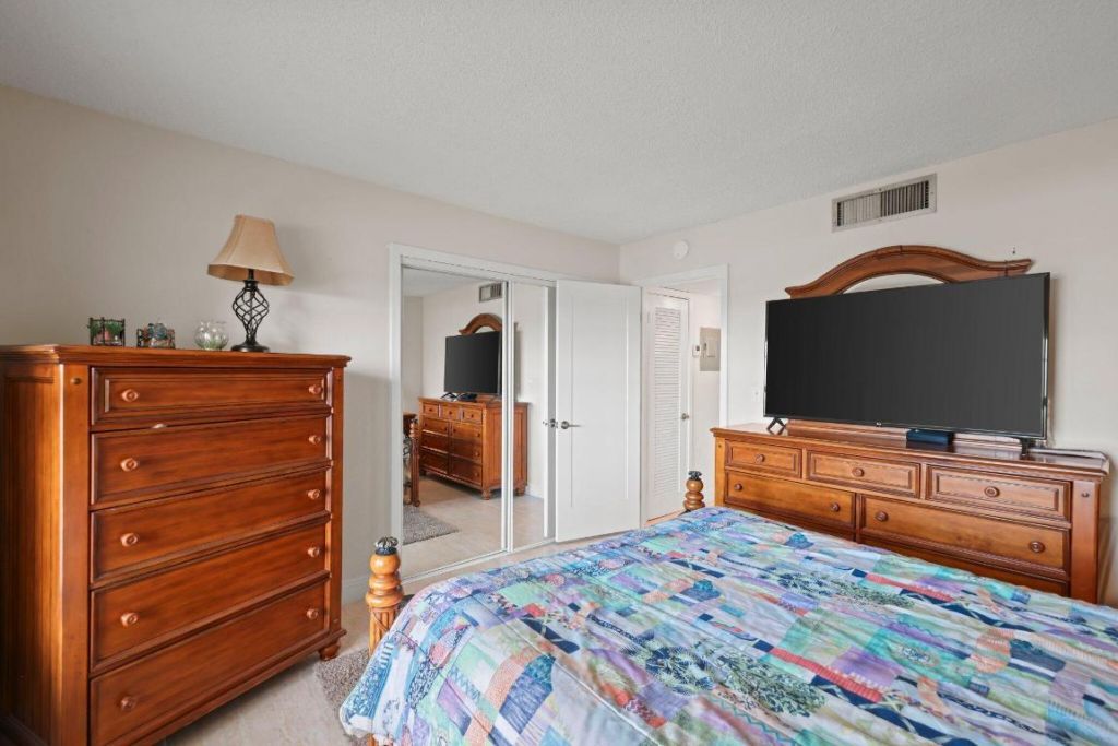 1021 Hillsboro Mile, Unit 504, Hillsboro Beach, FL 33062 Photo