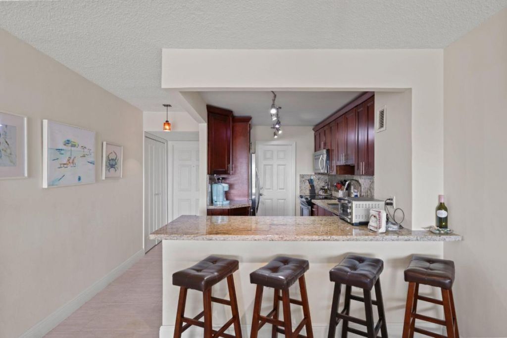 1021 Hillsboro Mile, Unit 504, Hillsboro Beach, FL 33062 Photo