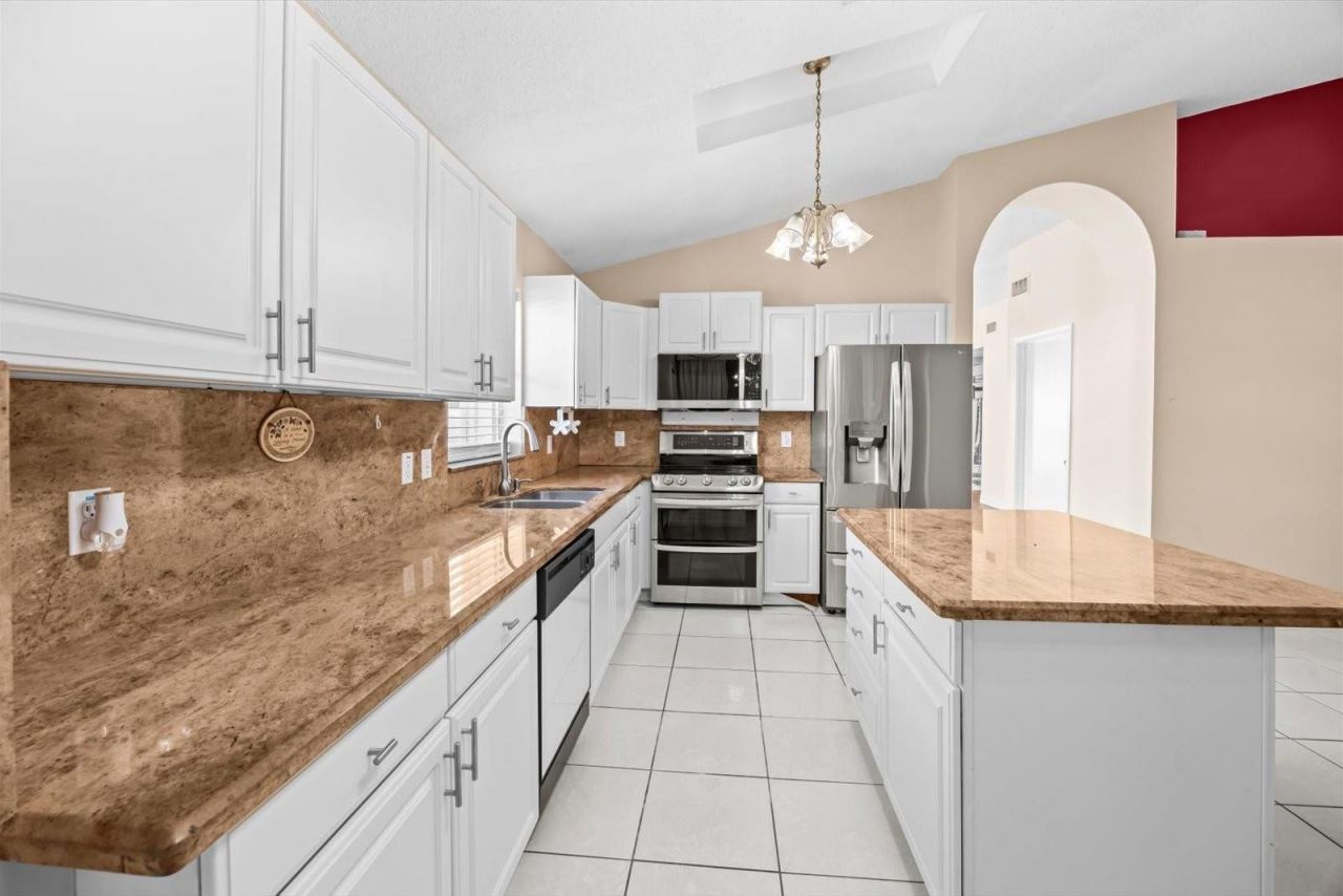 2010 Normandy Circle, West Palm Beach, FL 33409 Photo