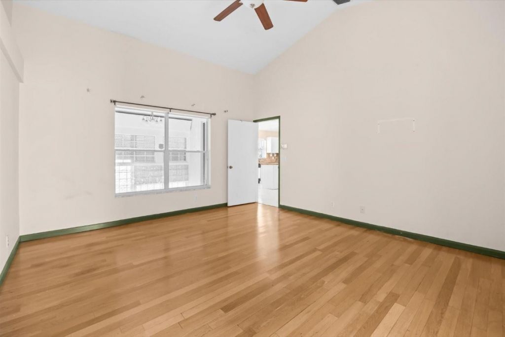 2010 Normandy Cir, West Palm Beach, FL 33409 Photo