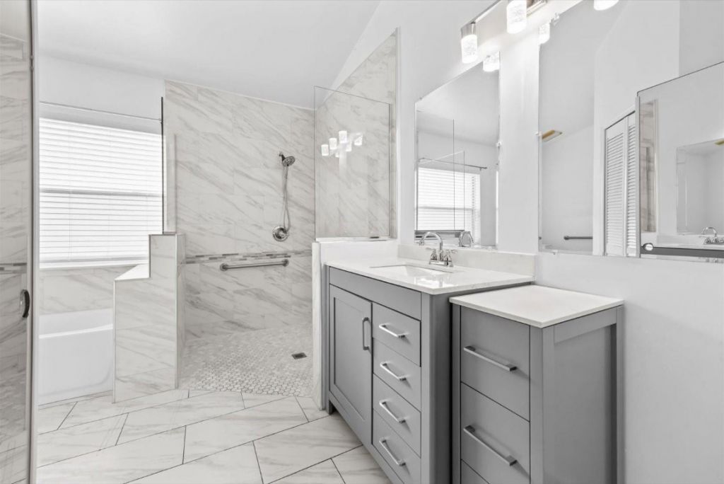 2010 Normandy Cir, West Palm Beach, FL 33409 Photo