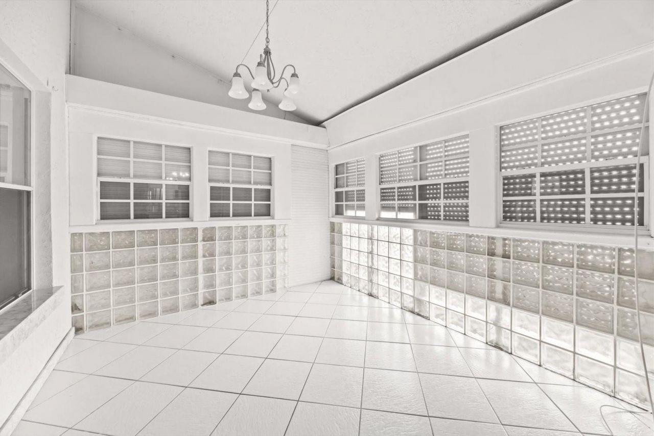 2010 Normandy Circle, West Palm Beach, FL 33409 Photo