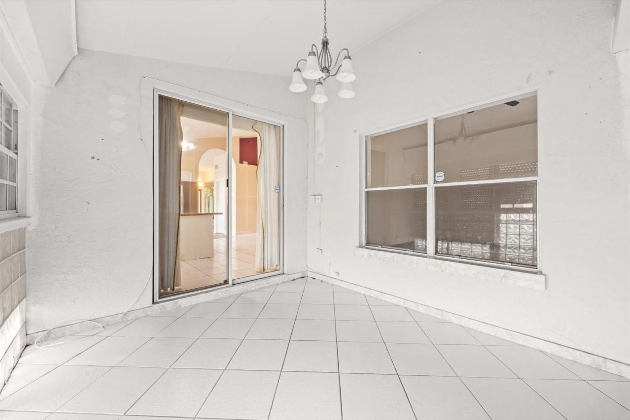 2010 Normandy Circle, West Palm Beach, FL 33409 Photo